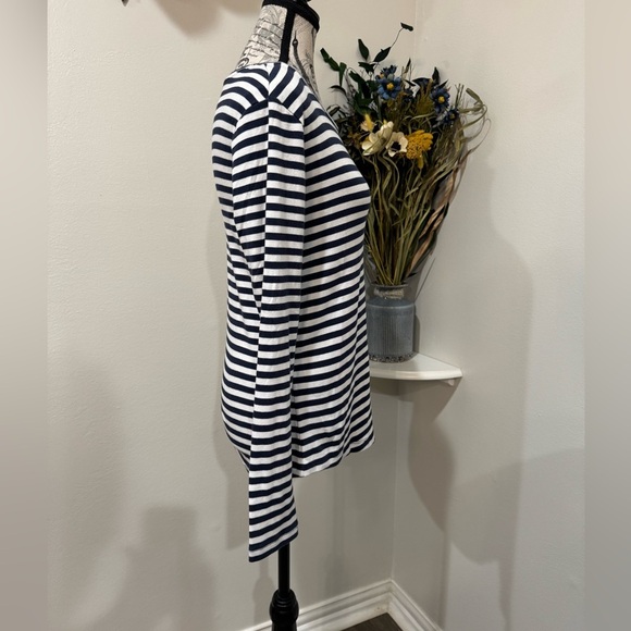 Eddie Bauer Striped Navy and White Long Sleeve Top size Medium - Picture 2 of 7